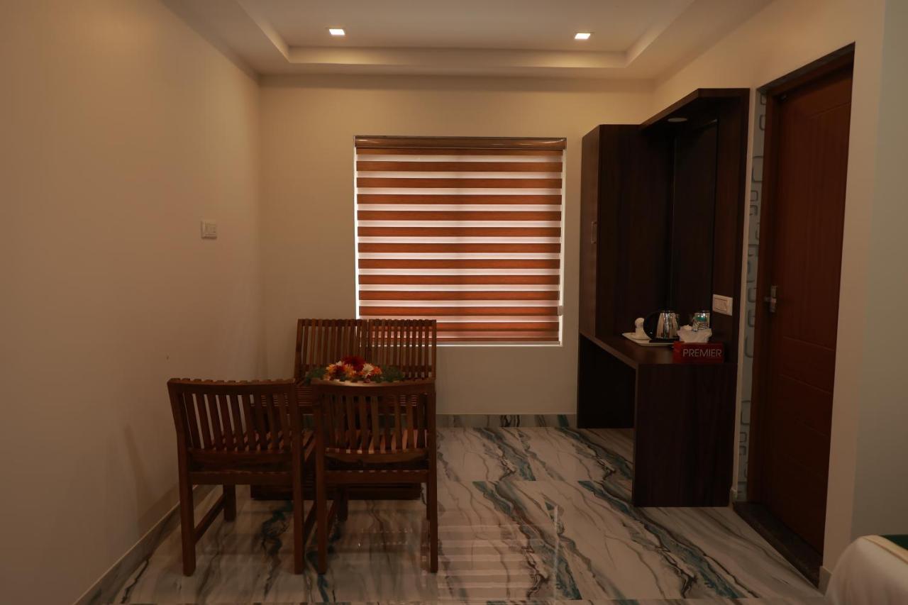 Delano Residency Hotel Kaliyal Luaran gambar