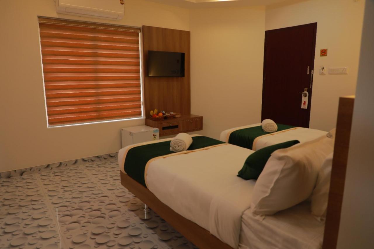 Delano Residency Hotel Kaliyal Luaran gambar